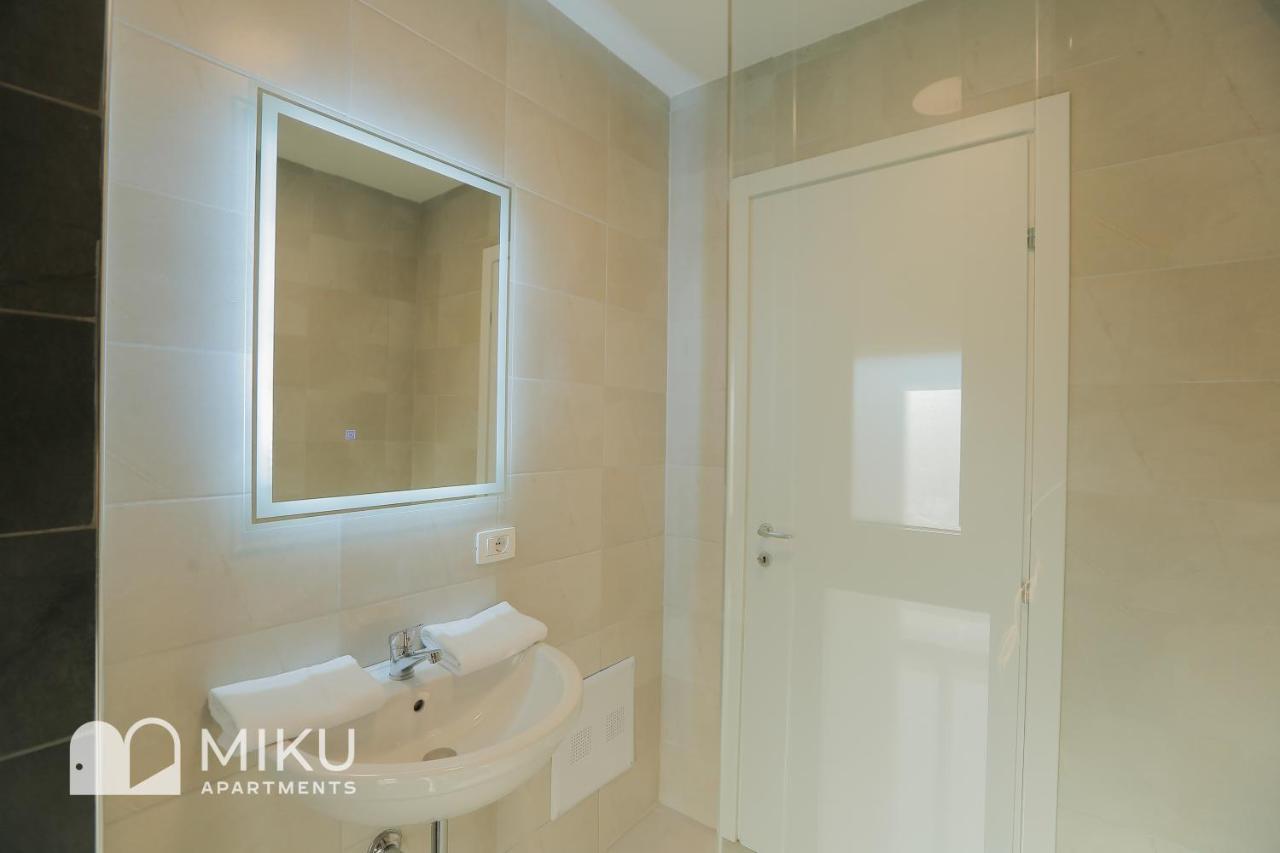 Miku Apartment - Bright 1 Bedroom Apartment At Olympic Residence Tirana Exterior photo